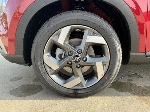 New 2025 Hyundai Venue Limited image 11