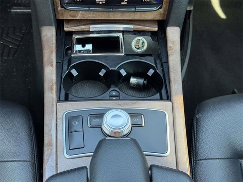 Used 2011 Mercedes-Benz E 350 4MATIC Sedan image 8