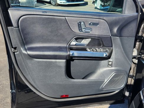 Used 2023 Mercedes-Benz GLB 250 image 14