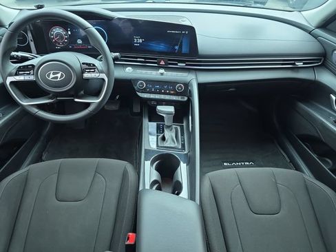 Used 2024 Hyundai Elantra SEL w/ Convenience Package FWD image 13
