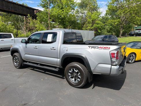 Used 2020 Toyota Tacoma TRD Off-Road w/ Technology Package AWD/4WD image 6