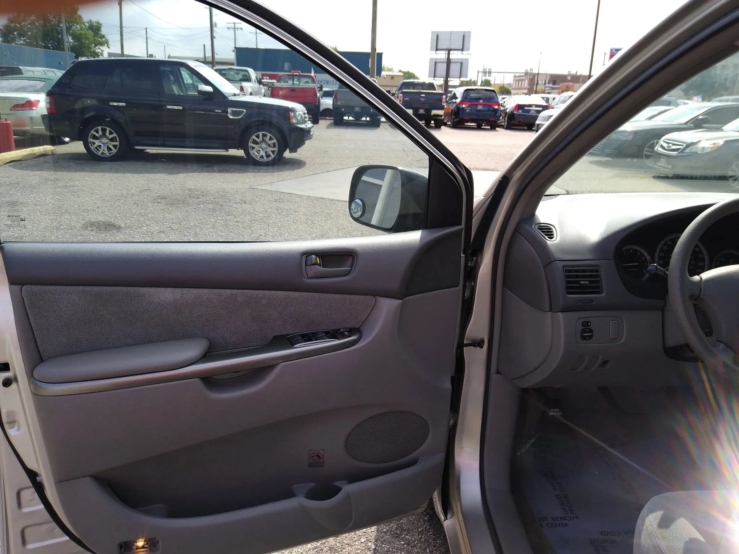 Used 2007 Toyota Sienna CE FWD image 11