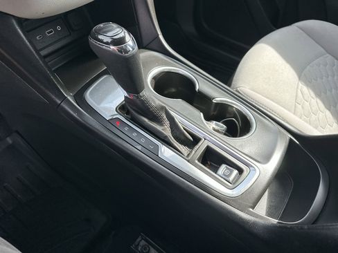 Used 2020 Chevrolet Equinox LS w/ LS Convenience Package image 19