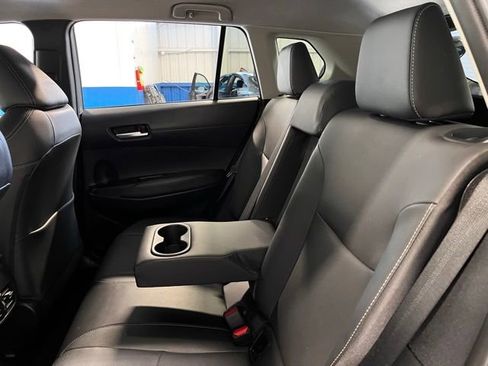 Used 2025 Toyota Corolla Cross XLE FWD image 17