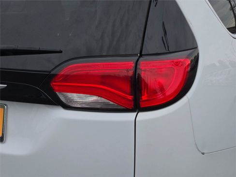 Certified 2023 Chrysler Voyager LX FWD image 13