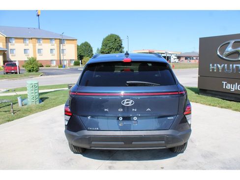 Used 2024 Hyundai Kona SEL AWD/4WD image 5