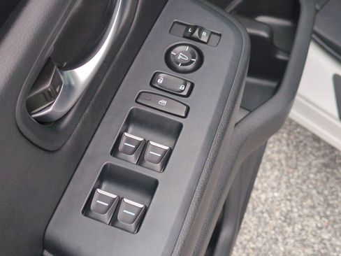 Used 2025 Honda Pilot Sport image 15