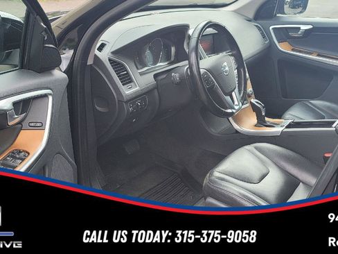 Used 2017 Volvo XC60 T5 Inscription w/ Preferred Option Package AWD/4WD image 11