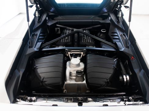 Used 2024 Lamborghini Huracan Tecnica RWD image 5