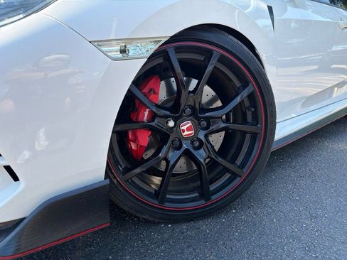 Used 2019 Honda Civic Type R image 2