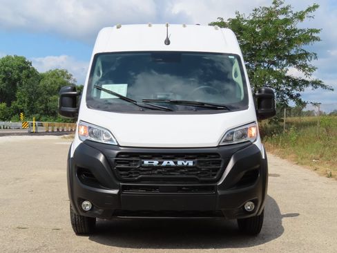 Used 2026 RAM ProMaster 2500 w/ Convenience Group FWD image 10