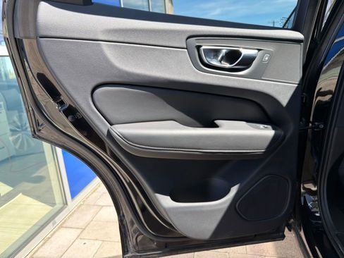 Used 2025 Volvo XC60 B5 Plus AWD/4WD image 21