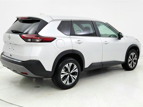 Used 2022 Nissan Rogue SV image 5