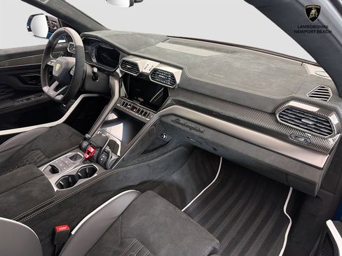Used 2024 Lamborghini Urus Performante AWD/4WD image 27