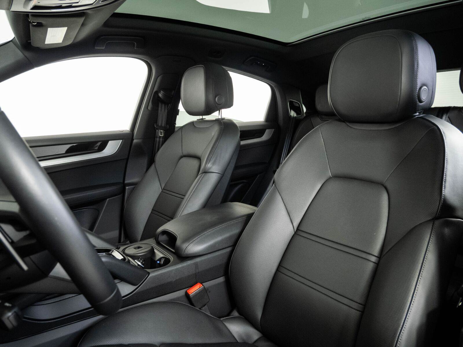Used 2026 Porsche Cayenne Coupe AWD/4WD image 5