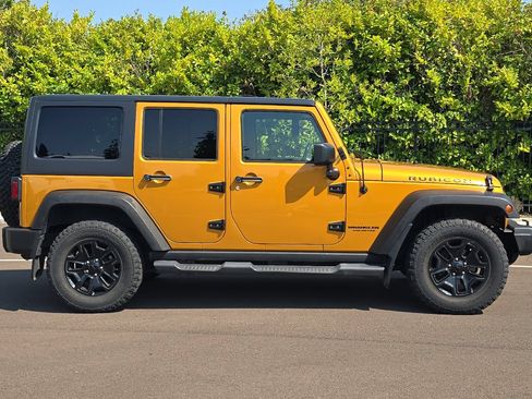 Used 2014 Jeep Wrangler Unlimited Rubicon w/ Dual Top Group AWD/4WD image 3