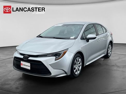 Used 2023 Toyota Corolla LE FWD image 3