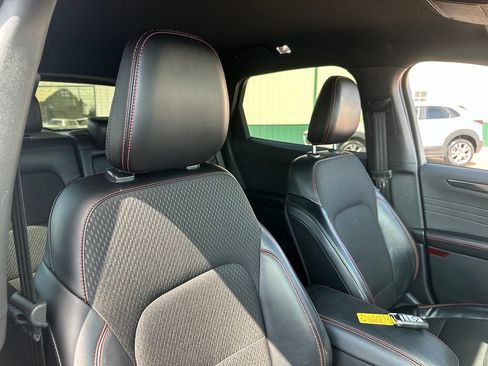 Used 2025 Ford Escape ST-Line Select AWD/4WD image 32