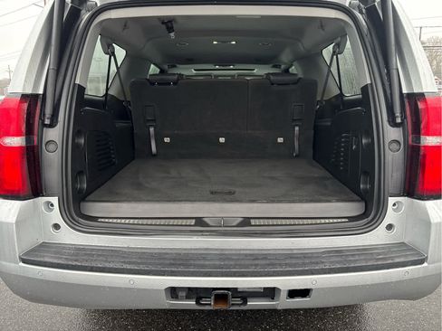 Used 2020 Chevrolet Suburban LT image 38