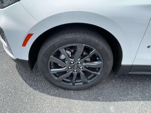 Used 2023 Chevrolet Equinox RS w/ RS Leather Package FWD image 9