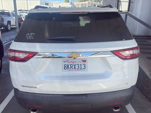 Used 2019 Chevrolet Traverse LT FWD image 3