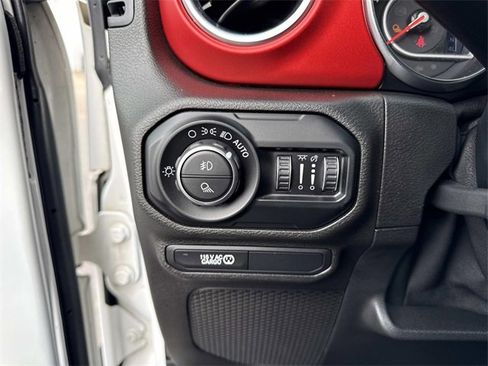 Used 2020 Jeep Gladiator Rubicon image 28