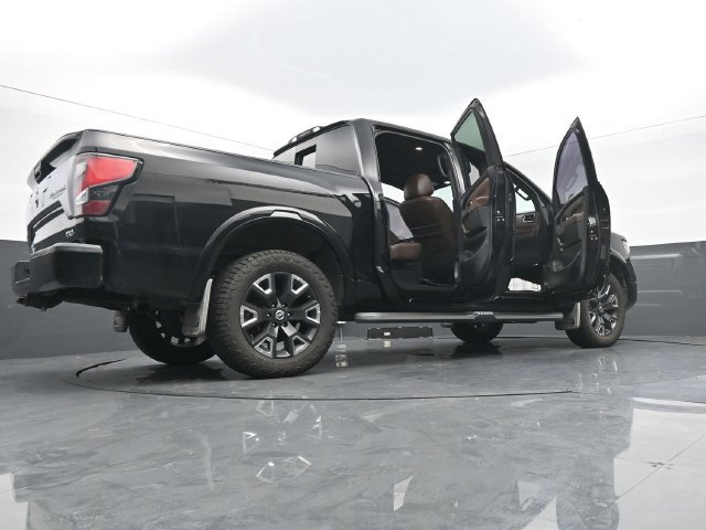Used 2021 Nissan Titan Platinum Reserve w/ Moonroof Package AWD/4WD image 58