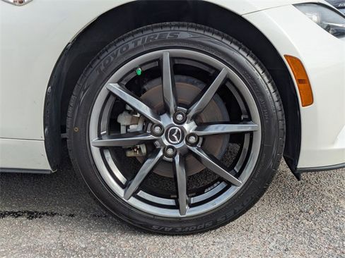 Used 2019 MAZDA MX-5 Miata RF Grand Touring image 10