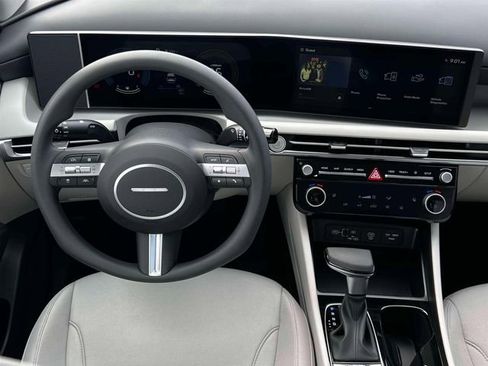 New 2026 Hyundai Tucson SEL image 17