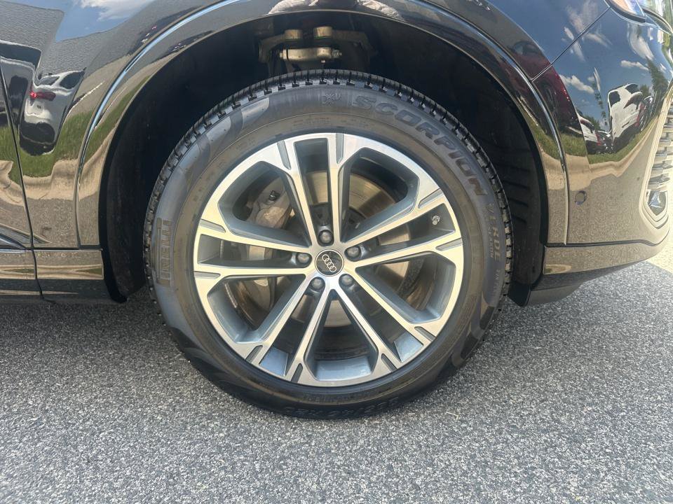 Certified 2025 Audi Q7 2.0T Premium Plus AWD/4WD image 25