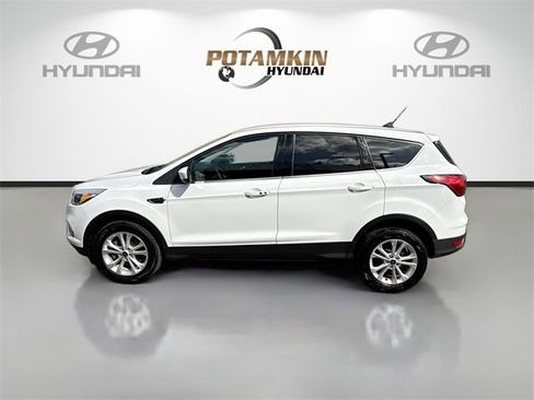 Used 2019 Ford Escape SE image 8