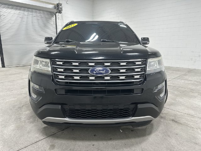 Used 2017 Ford Explorer XLT w/ Equipment Group 201A FWD image 10