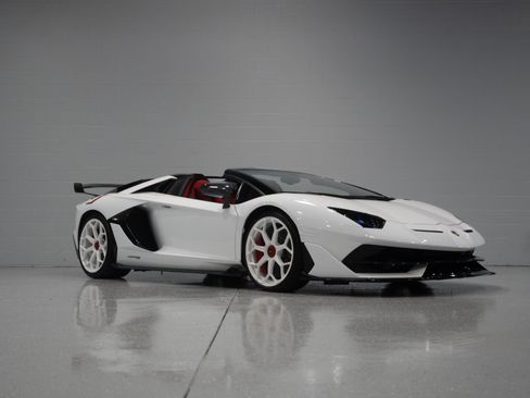 Used 2020 Lamborghini Aventador SVJ AWD/4WD image 64
