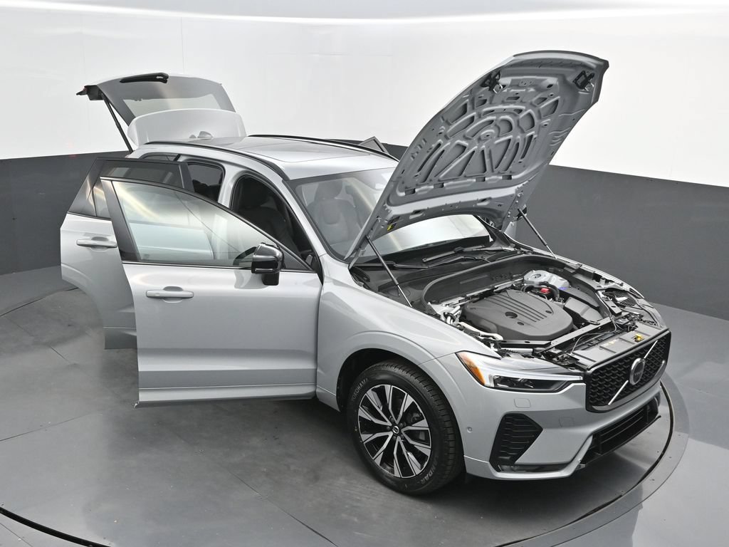 Certified 2024 Volvo XC60 B5 Plus AWD/4WD image 35