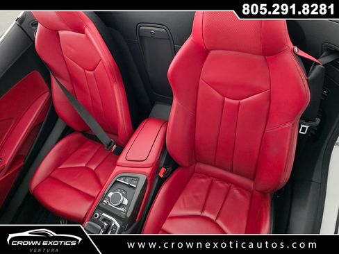 Used 2022 Audi R8 V10 w/ Carbon Exterior Package RWD image 37