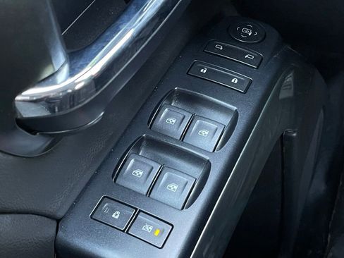 Used 2019 Chevrolet Silverado 1500 LT AWD/4WD image 11