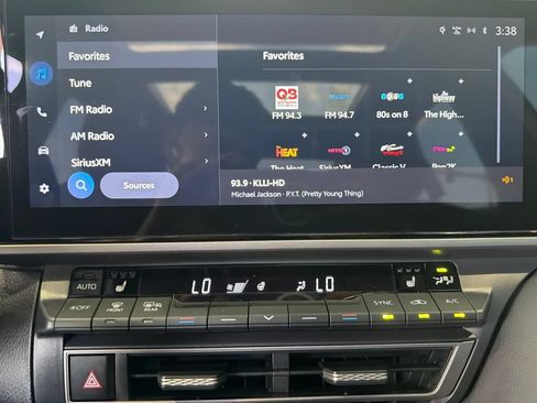 Used 2026 Toyota Camry XSE FWD image 30