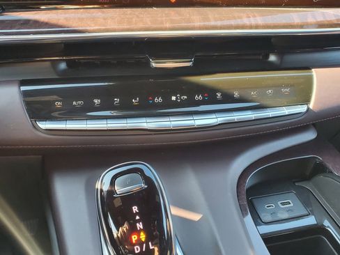 Used 2021 Cadillac Escalade Sport Platinum AWD/4WD image 31