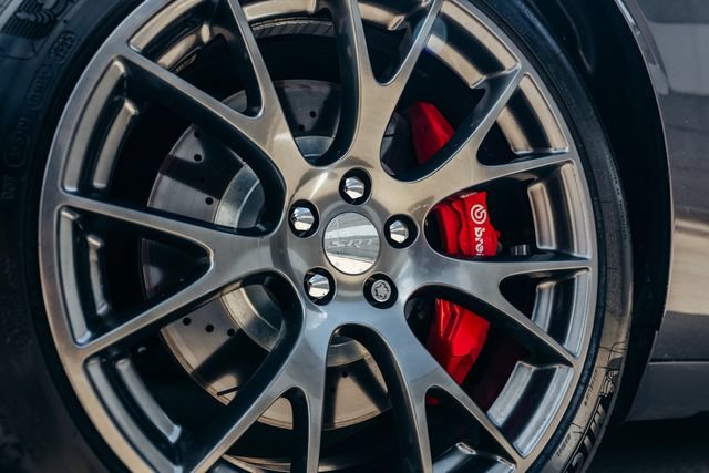 Used 2015 Dodge Challenger SRT w/ Technology Group RWD image 3