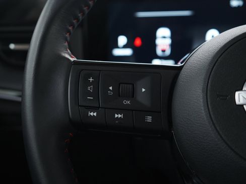 Used 2025 Nissan Kicks SR image 26