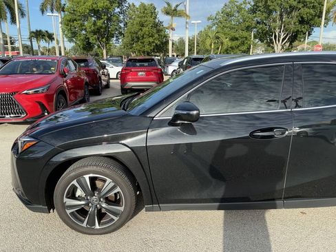 Used 2025 Lexus UX 300h FWD image 7