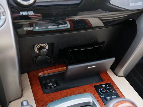 Used 2015 Toyota Land Cruiser image 66