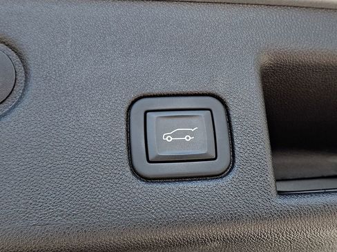 Used 2024 Chevrolet Equinox LT FWD image 28