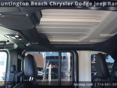 Used 2021 Jeep Wrangler Unlimited Sahara image 41