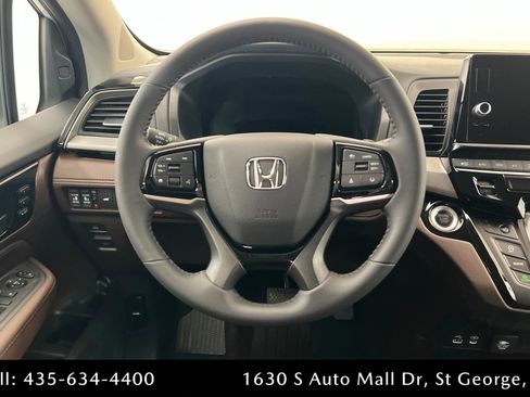 New 2026 Honda Odyssey Touring image 12