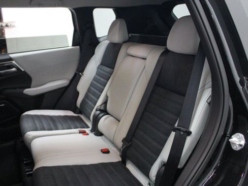 New 2026 Mitsubishi Outlander SE FWD image 25
