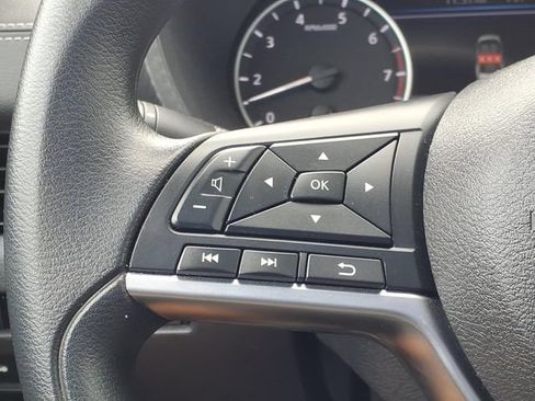 Used 2025 Nissan Sentra SV FWD image 18