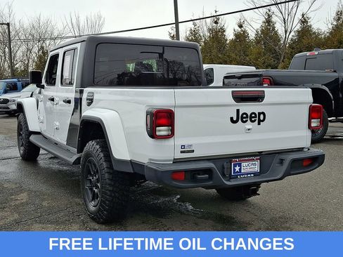 Used 2022 Jeep Gladiator Sport AWD/4WD image 8