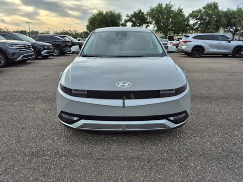 Used 2024 Hyundai Ioniq 5 SE RWD image 2