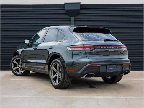 Certified 2025 Porsche Macan image 3